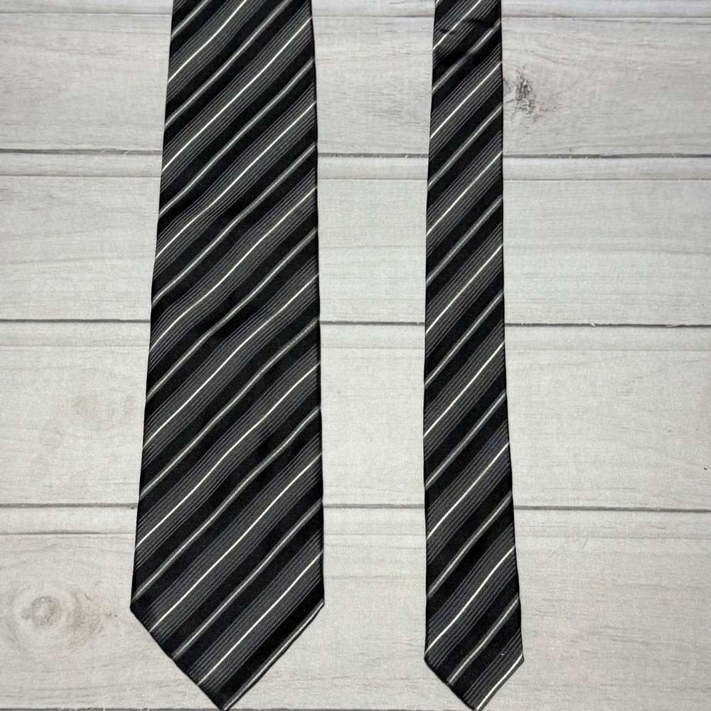 Brioni Necktie Black Gray Striped Silk Hand Made Italy Luxury Business Tie
